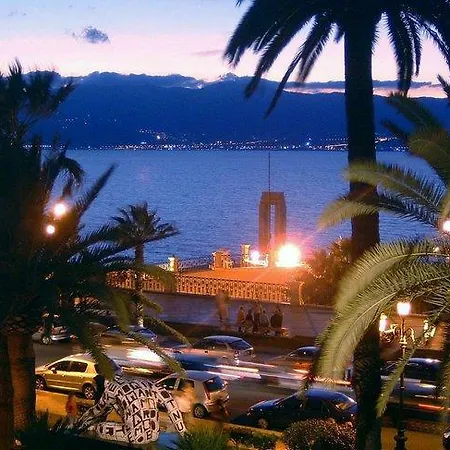 Reggio House Cost Per 4 *